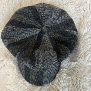 BODEN British Tweed by Moon 100% Wool Newsboy Black Charcoal Cap